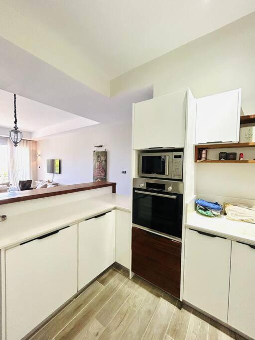 Summer Beachfront Apartment 벨마르 외부 사진