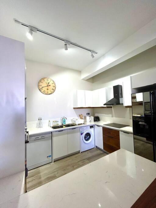 Summer Beachfront Apartment 벨마르 외부 사진