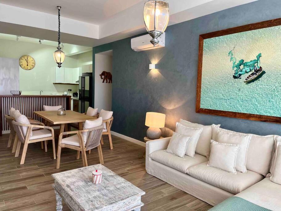 Summer Beachfront Apartment 벨마르 외부 사진
